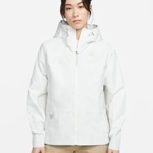 NIKE ACG 3 Fit Storm White Outer Layer Hooded Waterproof Rain Jacket SIZE: SMALL